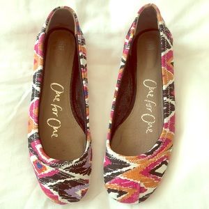 Toms multicolored flats sz 8